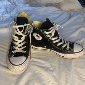 Women’s size 6 black converse